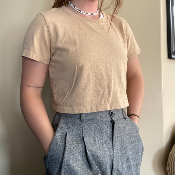 Urban Outfitters Cropped Tee - Picture 1 of 5